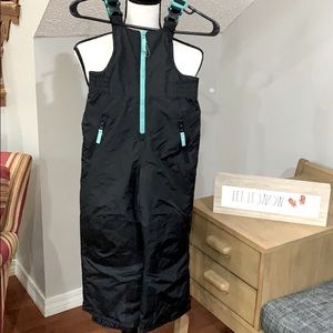 Kids Champion snow/insulated snowsuit overalls black green